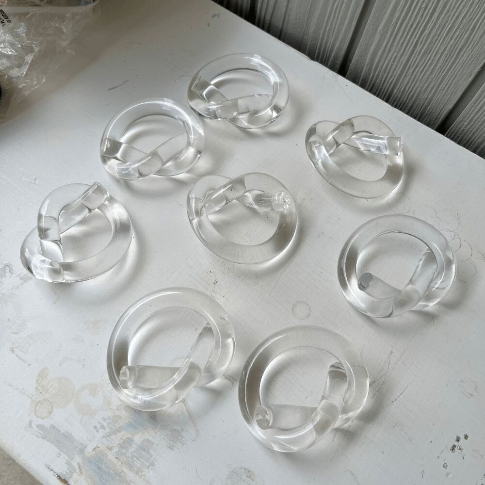 Dorothy Thorpe Lucite Napkin Rings – Set of 8 Pretzel Knot Vintage MCM